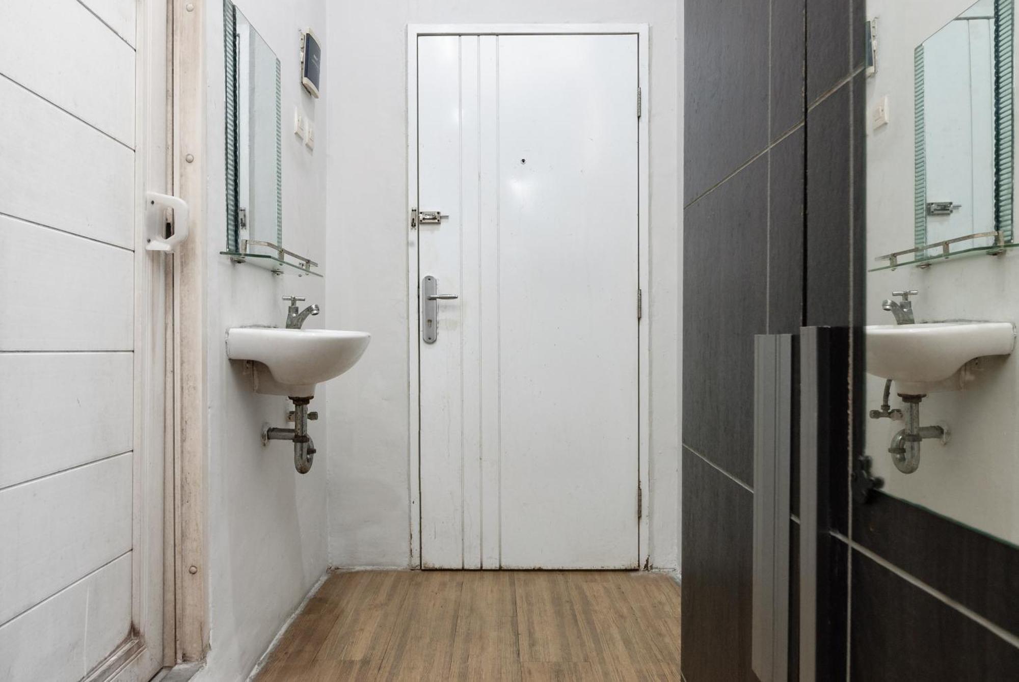 ホテル Reddoorz Near Mandaya Royal Hospital Puri タンゲラン エクステリア 写真
